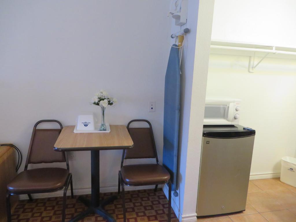 Americas Best Value Inn Weatherford Quarto foto